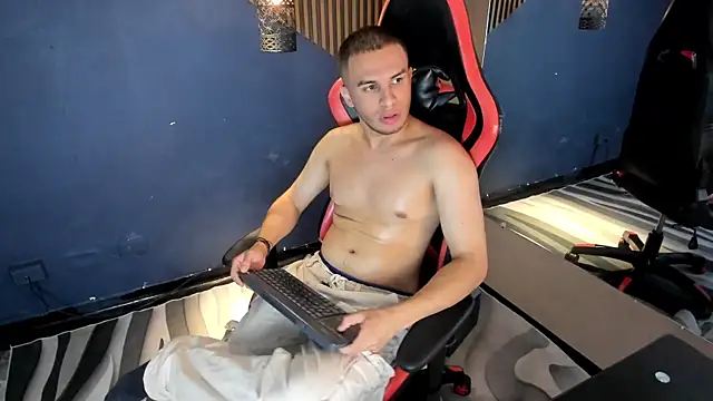 TomasDuquee Webcam Show