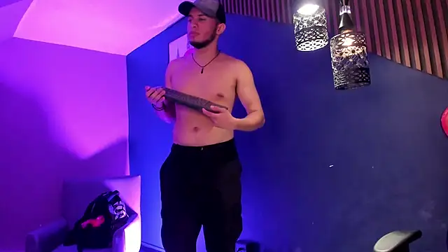 TomasDuquee Show in webcam