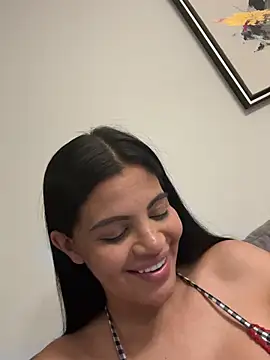 צ'אט XXX בשידור חי של Olivia2134_