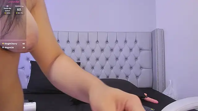Luna__Velvett_ লাইভ XXX চ্যাট