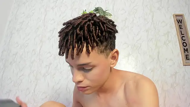 Show modela boy_hotparty na web-kameri