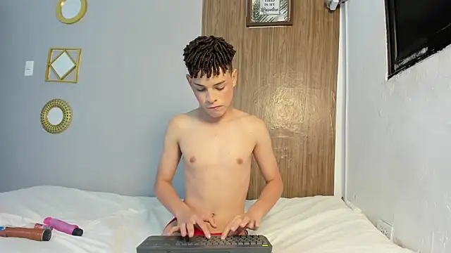 boy_hotparty 在線直播表演