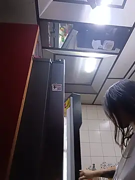 Chloemendoza: διαδικτυακό σόου στην κάμερα