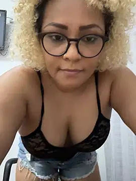 Show de ninarose777 na webcam