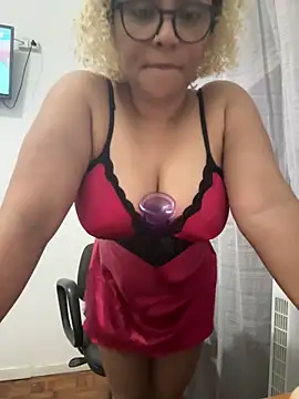 Show de ninarose777 na webcam