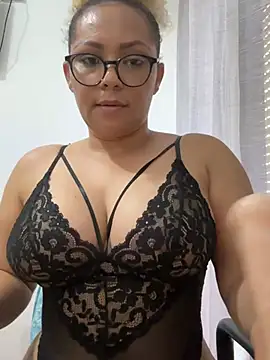Show de ninarose777 na webcam