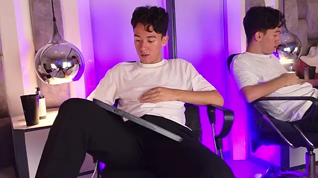 AustinReeds_ Show in webcam