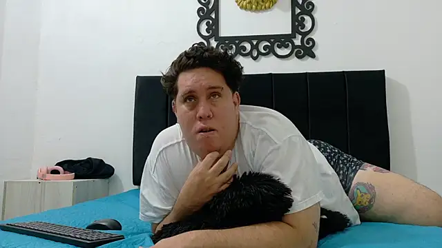 PinkQueen23 Webcam show