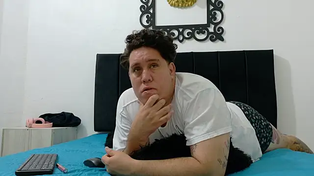 PinkQueen23 Webcam Show