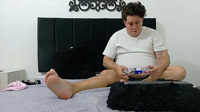 PinkQueen23's Webcam Show
