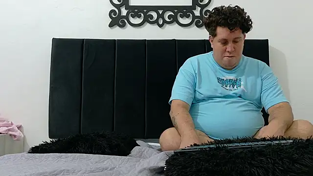 PinkQueen23 Webcam show