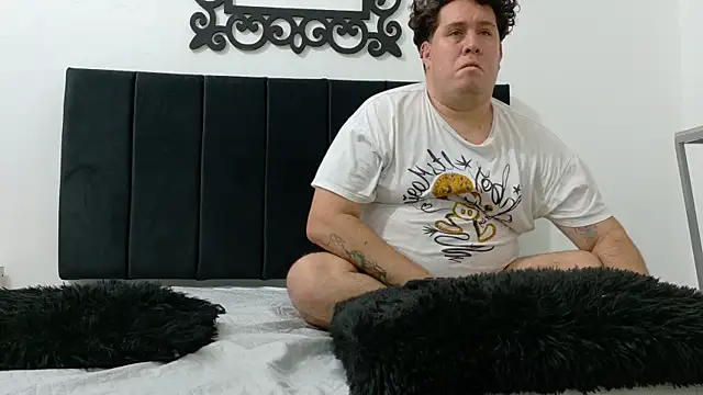 PinkQueen23 Webcam show
