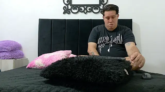 PinkQueen23 Webcam Show