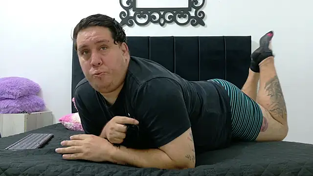 PinkQueen23 Webcam show