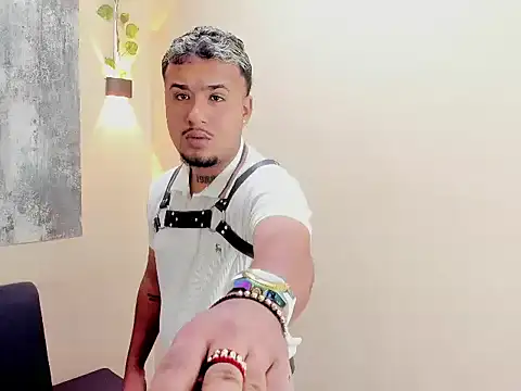 MAICOL_TORNERのウェブカメラショー