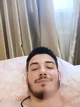 Zevs777s Show in webcam