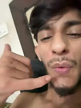 ronnnnn718 Show Webcam