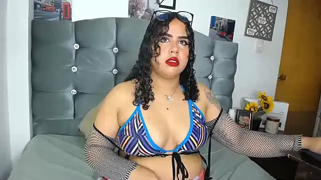 Show de Mia_Diamond19 na webcam