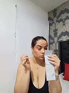 Chat +18 de Aurora_Luxx ao vivo