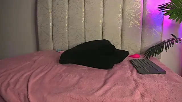 Živá chatovací místnost mia_sweetie1