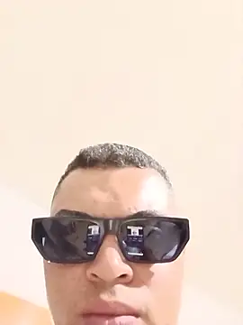 VitorBDote23cm Show in webcam