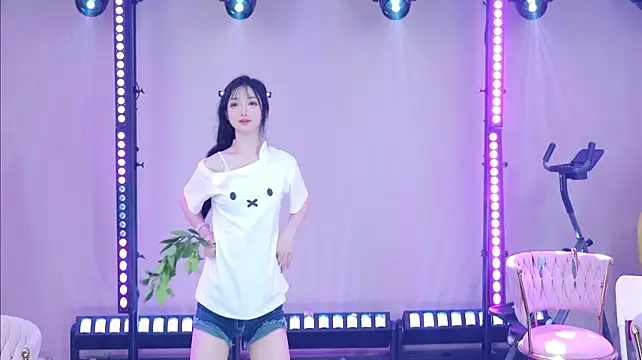 Show modela Luckybaby-001 na web-kameri