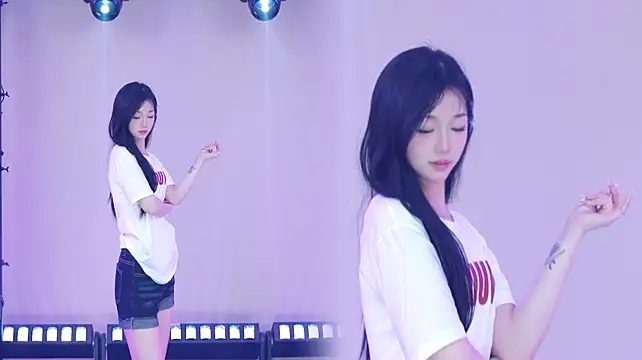 Luckybaby-001 Show Webcam