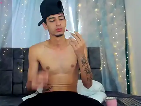 Show modela LyanLazarBBC na web-kameri