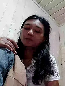 Czat XXX na żywo – Rayya_4yy