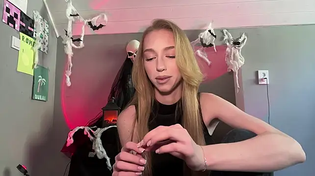 TraceyHowey's Webcam Show