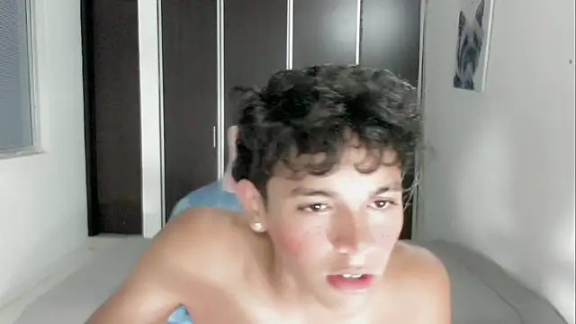 2c_Bby Show in webcam
