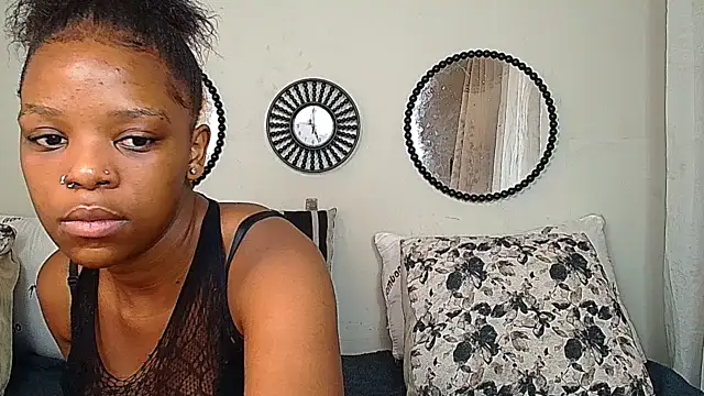 XXX chat uživo modela FreakyNubian