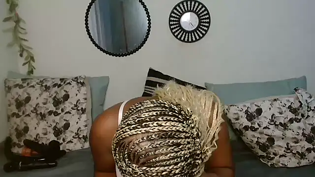 FreakyNubianのライブXXXチャット
