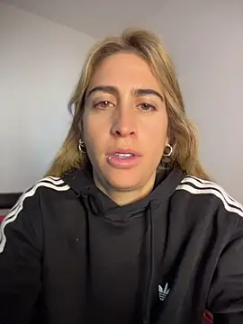 Chat +18 de NicoleWilder ao vivo