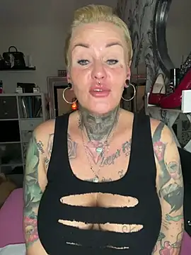 InkedMissLaBaehm – live chatrum