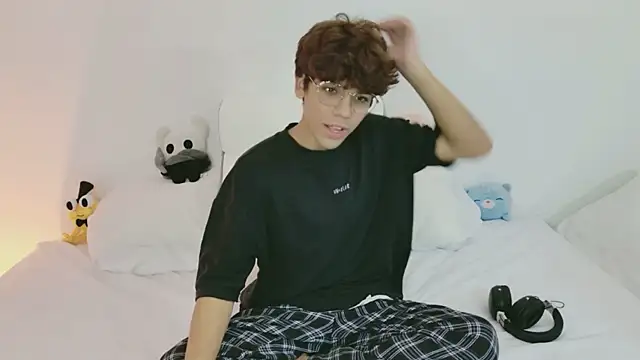 Samy_Twink: διαδικτυακό σόου στην κάμερα