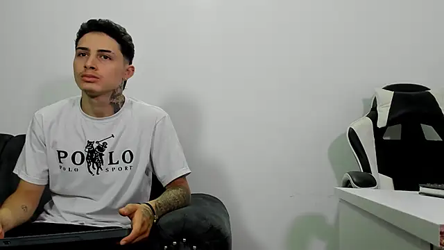 Sloan17 Webcam show