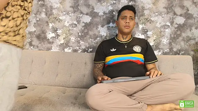 Alejandro_and_Deiby Show in webcam