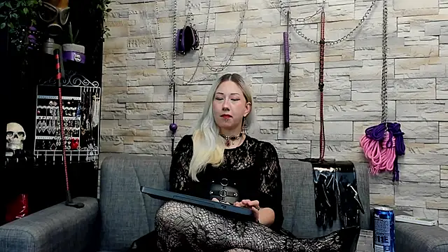 Chat XXX ao vivo de Miss_Kaz