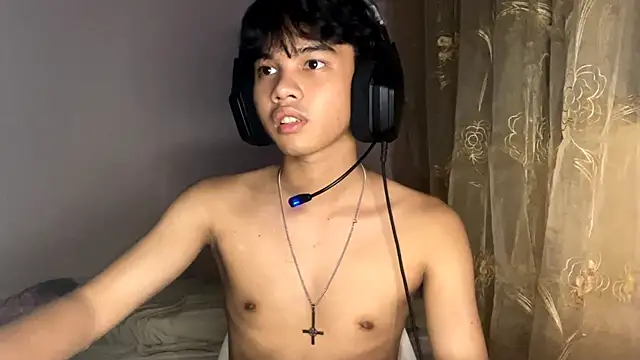 liam_alttwink Show in webcam