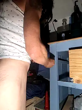 הופעת וובקאם של subgirlboyslave
