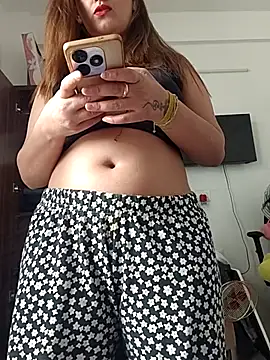 Pokazy przed kamerką – horny_janny