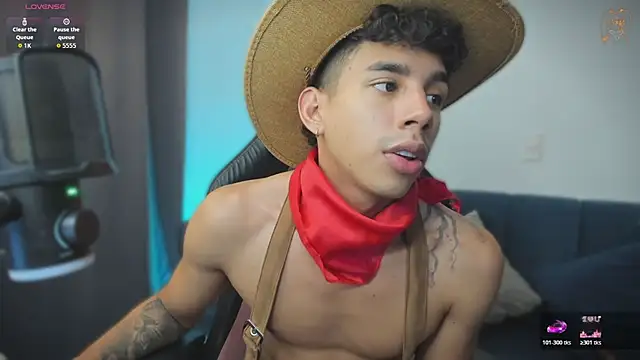 Show modela andy_cute22 na web-kameri