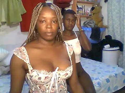 Ladysweetness23 Show in webcam