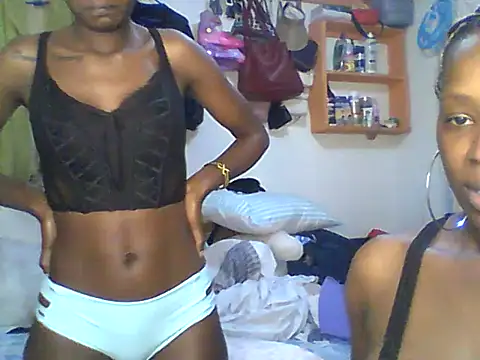 Ladysweetness23 Show in webcam