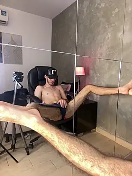 Liam_Crown: διαδικτυακό σόου στην κάμερα