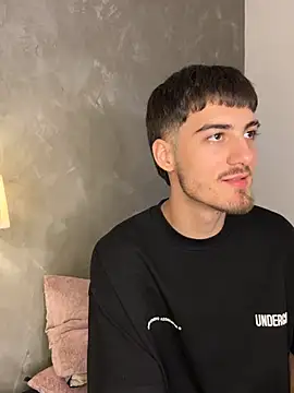 Liam_Crown Adlı Modelin Web Kamerası Şovu