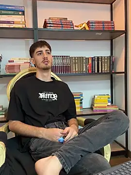 Liam_Crown Adlı Modelin Web Kamerası Şovu