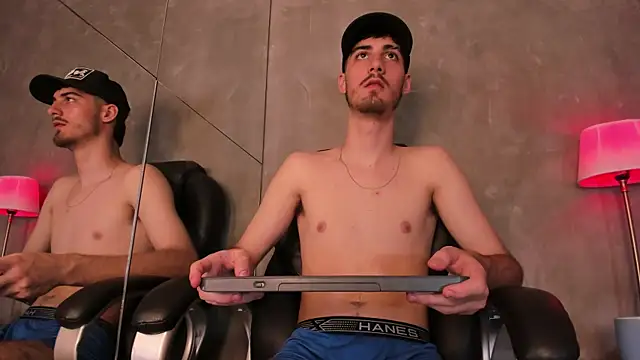 Liam_Crown Webcam show