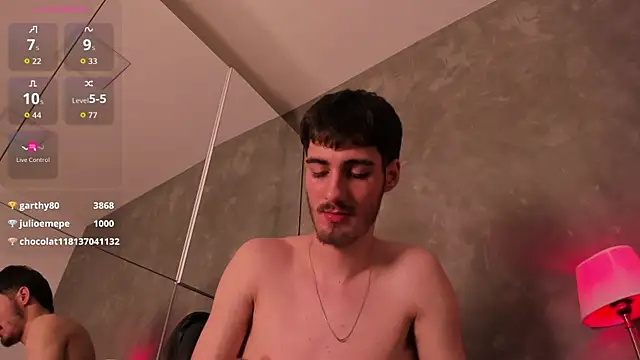 Liam_Crown Show in webcam